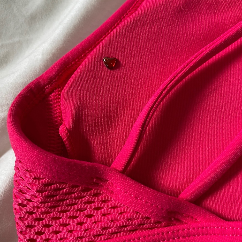 Lorna Jane hot pink low impact sports bra - Picture 4 of 4